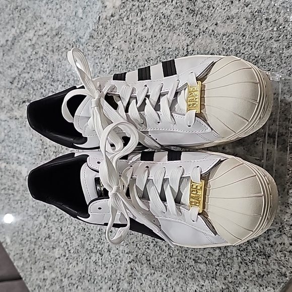 Adidas superstar Bape white and black with gold accent size 5½ boys or 7½ womens - Picture 2 of 4